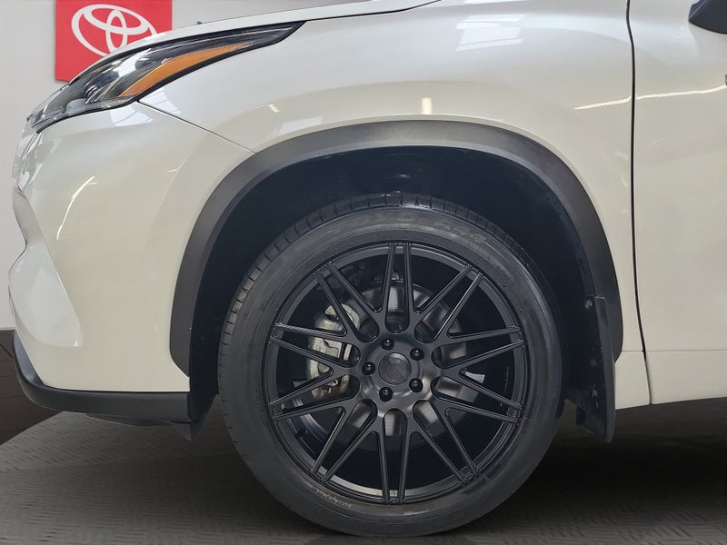 2024 Toyota Highlander Limited ZR 2.5L Hybrid A... image 5