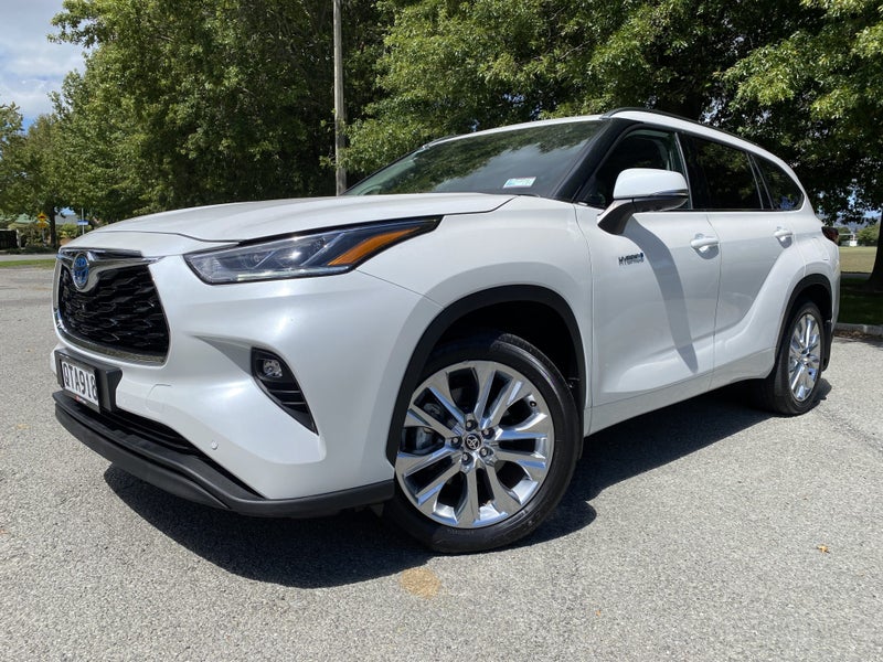 2024 Toyota Highlander Limited ZR 2.5P HEV AWD SUV image 3