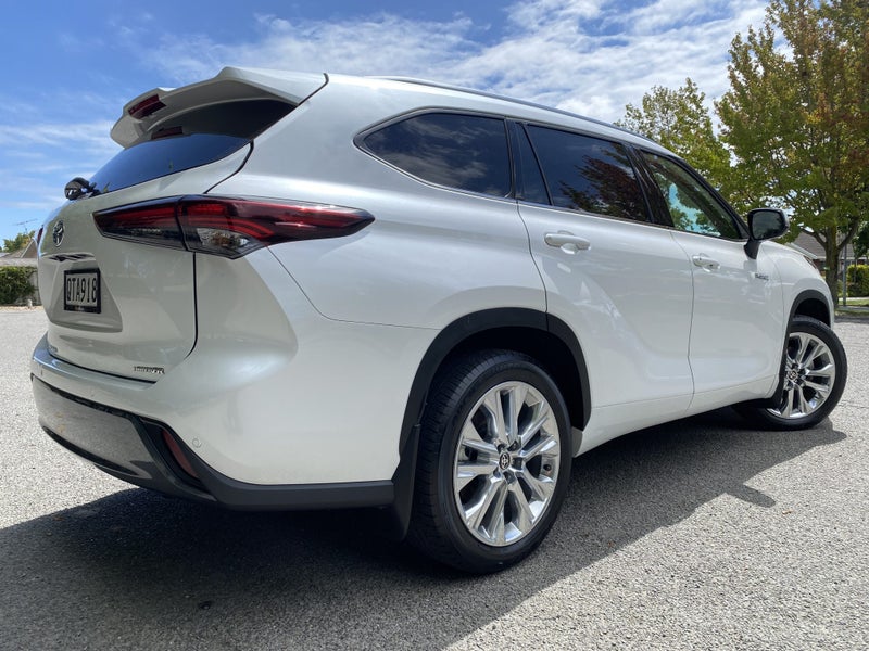 2024 Toyota Highlander Limited ZR 2.5P HEV AWD SUV image 5