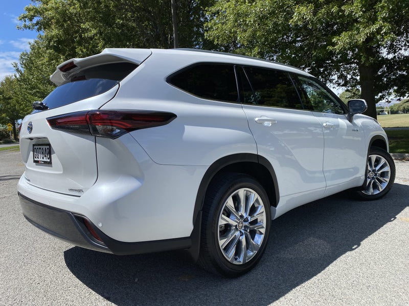 2024 Toyota Highlander Limited ZR 2.5P HEV AWD SUV image 5