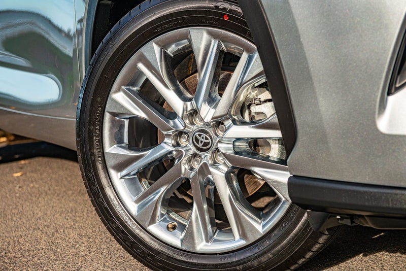 2024 Toyota Highlander Limited ZR 2.5P HEV ECVT... image 3
