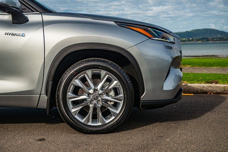 2024 Toyota Highlander Limited ZR 2.5P HEV ECVT... image 4