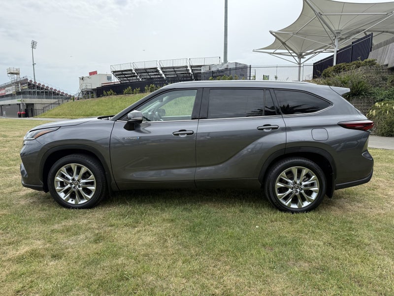 2024 Toyota Highlander Limited ZR 2.5P Hybrid A... image 4