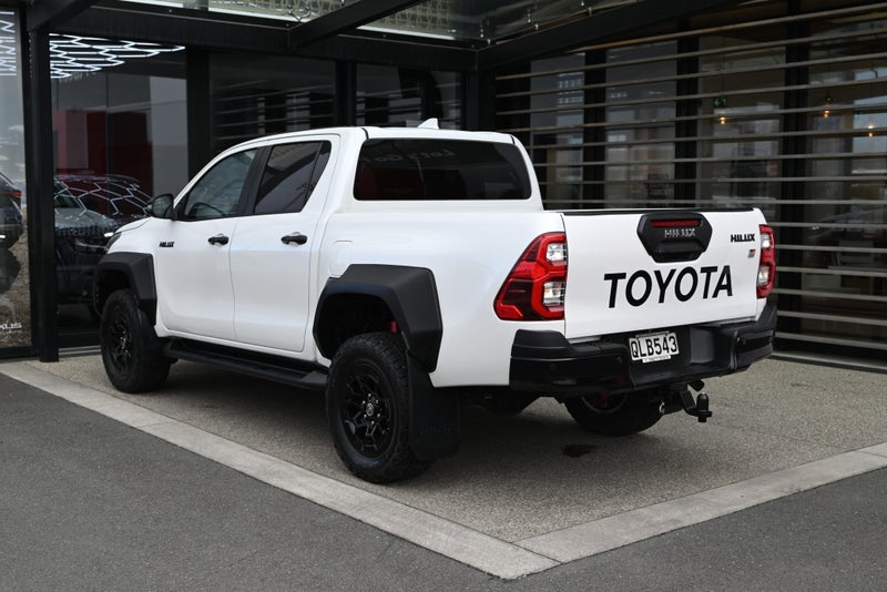 2024 Toyota Hilux GR Sport 2.8 Turbo Diesel 4WD... image 2