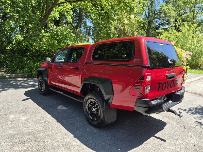 2024 Toyota Hilux GR Sport 2.8DT 6AT 4WD (KFDTG... image 5