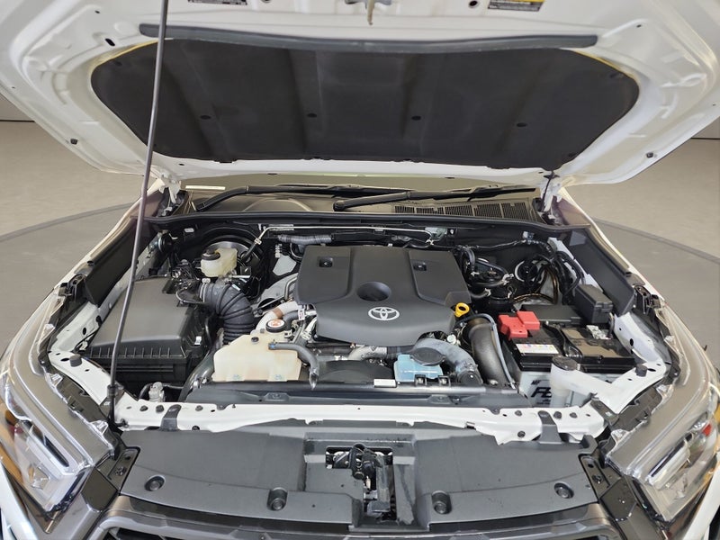 2024 Toyota Hilux GR Sport 2.8L Diesel Turbo 4W... image 3