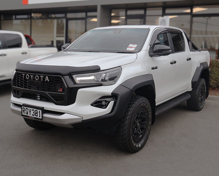 2024 Toyota Hilux GR Sport DIESEL TURBO, 4WD/4X4 image 3