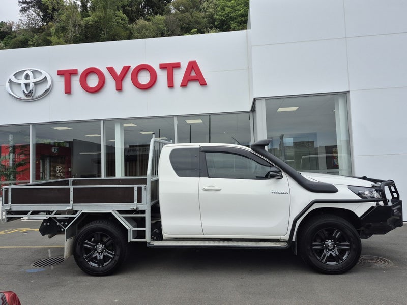 2024 Toyota Hilux SR 2.8DT 6AT 4WD image 2