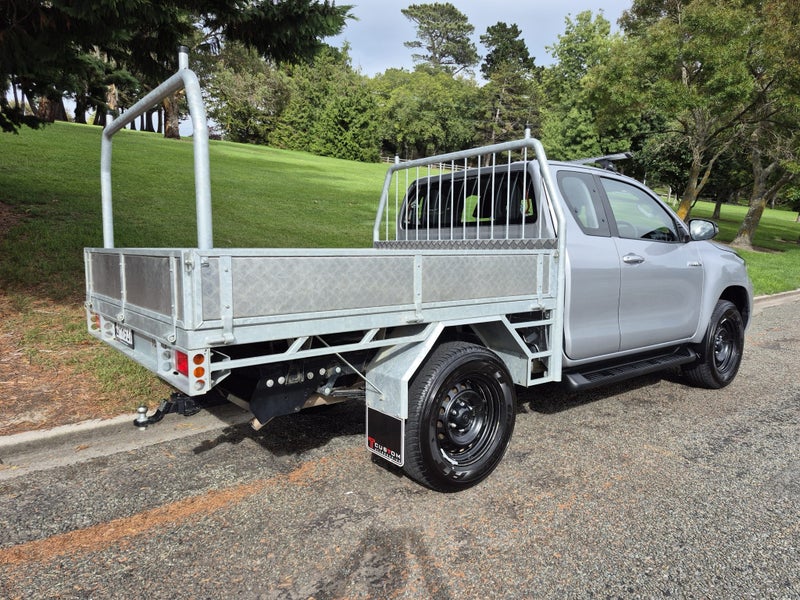 2024 Toyota Hilux SR 2.8DT 6AT 4WD ECC/4D/4S image 4