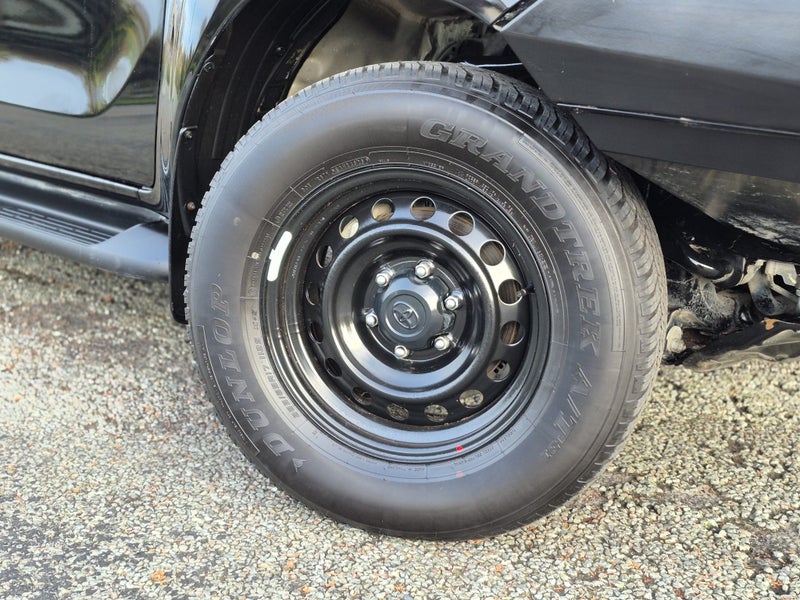 2024 Toyota Hilux SR 2.8DT 6MT 4WD DCC/4D/5S image 2