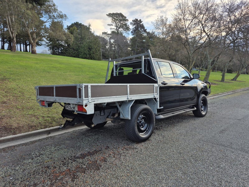 2024 Toyota Hilux SR 2.8DT 6MT 4WD DCC/4D/5S image 5