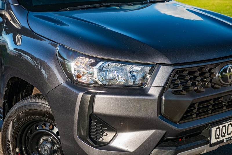 2024 Toyota Hilux SR 2.8DT Hybrid 4WD image 2