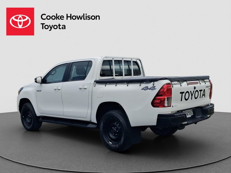 2024 Toyota Hilux SR 2.8DT Hybrid 4WD image 4