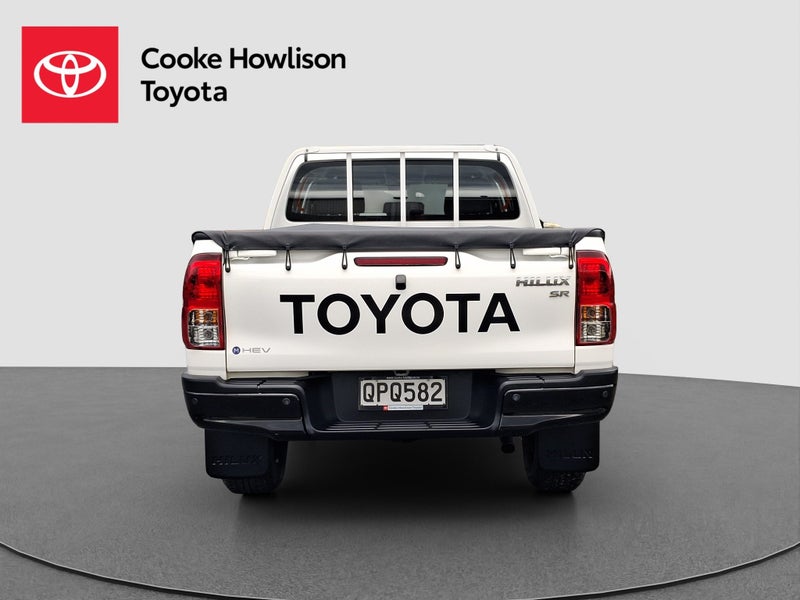2024 Toyota Hilux SR 2.8DT Hybrid 4WD image 5