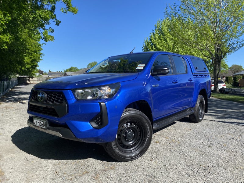 2024 Toyota Hilux SR 2.8DT Hybrid 6AT 4WD image 3