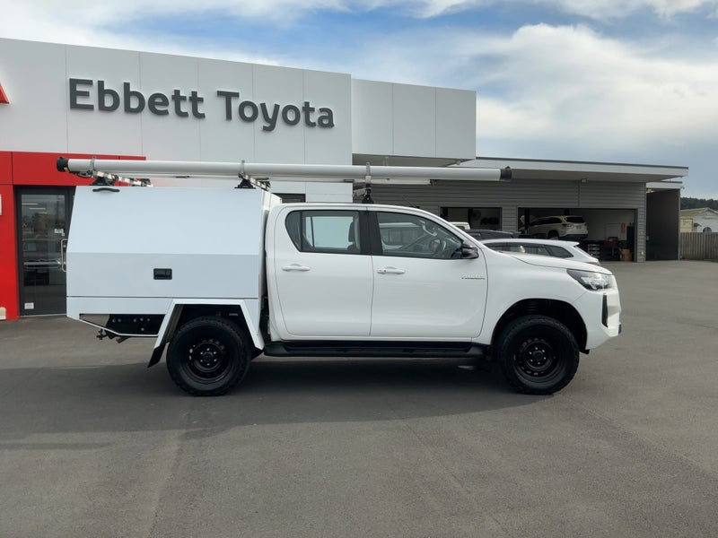 2024 Toyota Hilux SR 2.8DT Hybrid 6AT 4WD DCC/4... image 2