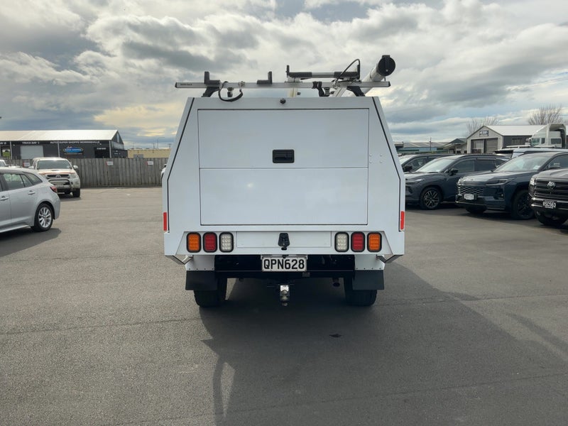 2024 Toyota Hilux SR 2.8DT Hybrid 6AT 4WD DCC/4... image 4