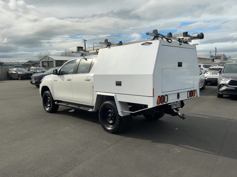 2024 Toyota Hilux SR 2.8DT Hybrid 6AT 4WD DCC/4... image 5