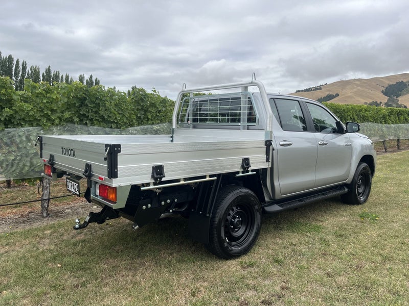 2024 Toyota Hilux SR 2.8DT Hybrid 6AT 4WD DCC/4... image 3