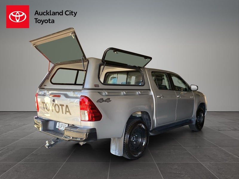 2024 Toyota Hilux SR 2.8DT Hybrid 6AT 4WD DCW/4... image 3