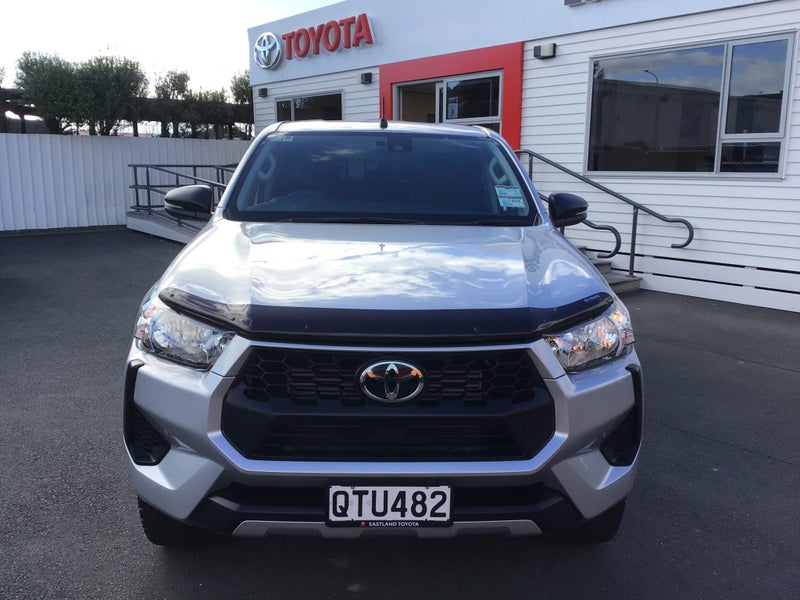 2024 Toyota Hilux SR 2.8DT Hybrid 6AT 4WD DCW/4... image 2