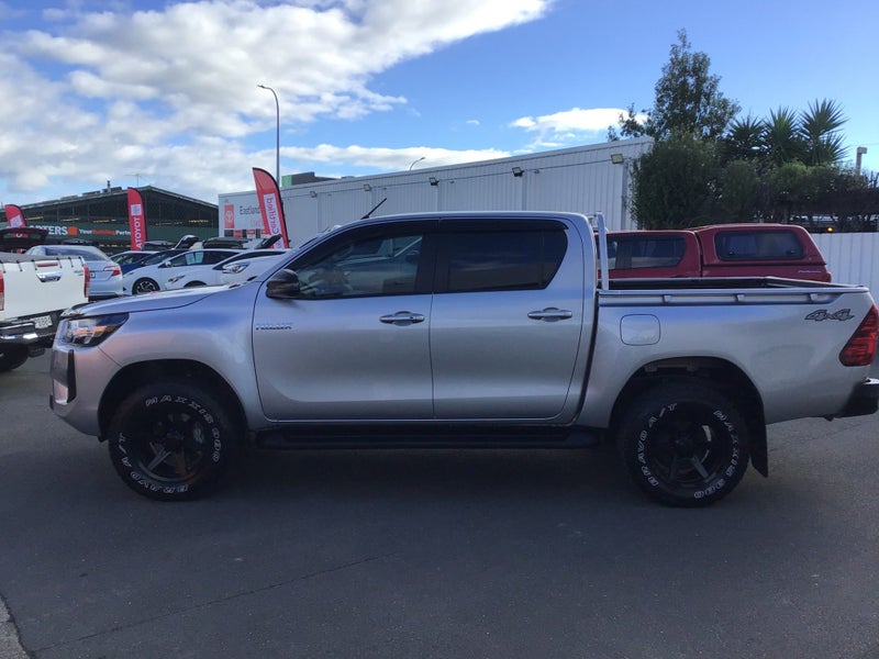 2024 Toyota Hilux SR 2.8DT Hybrid 6AT 4WD DCW/4... image 5