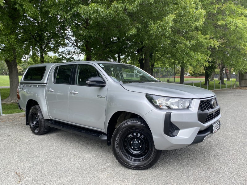 2024 Toyota Hilux SR 2.8DT Hybrid 6AT 4WD DCW image 1