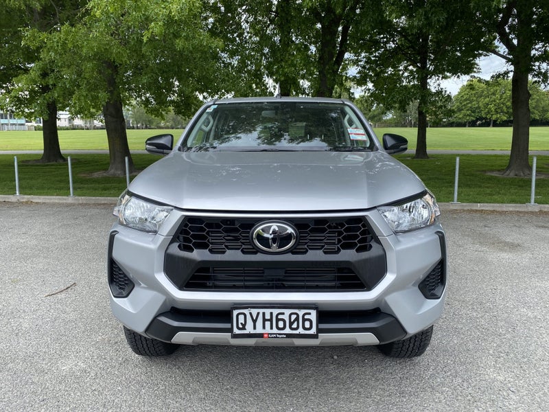 2024 Toyota Hilux SR 2.8DT Hybrid 6AT 4WD DCW image 2