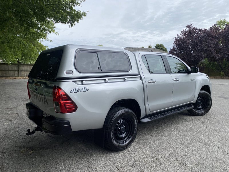 2024 Toyota Hilux SR 2.8DT Hybrid 6AT 4WD DCW image 5
