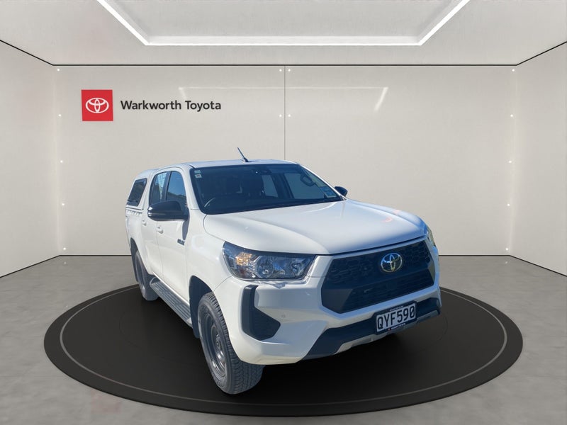 2024 Toyota Hilux SR 2.8L Diesel TURBO DCW 2WD image 1