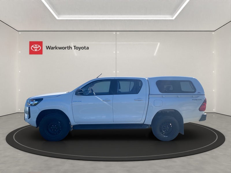 2024 Toyota Hilux SR 2.8L Diesel TURBO DCW 2WD image 3