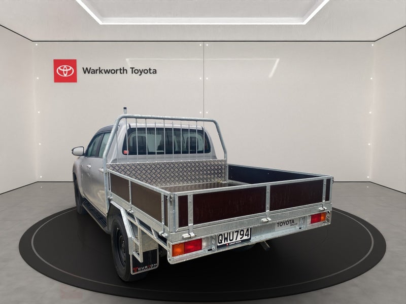 2024 Toyota Hilux SR 2.8L MILD HYRBID Diesel TU... image 4