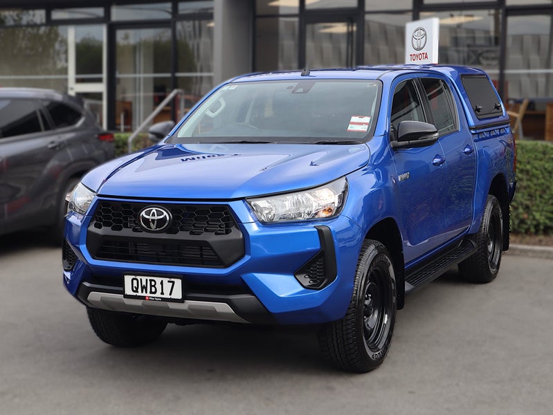 2024 Toyota Hilux SR 2.8L Turbo Diesel 48V Hybr... image 3