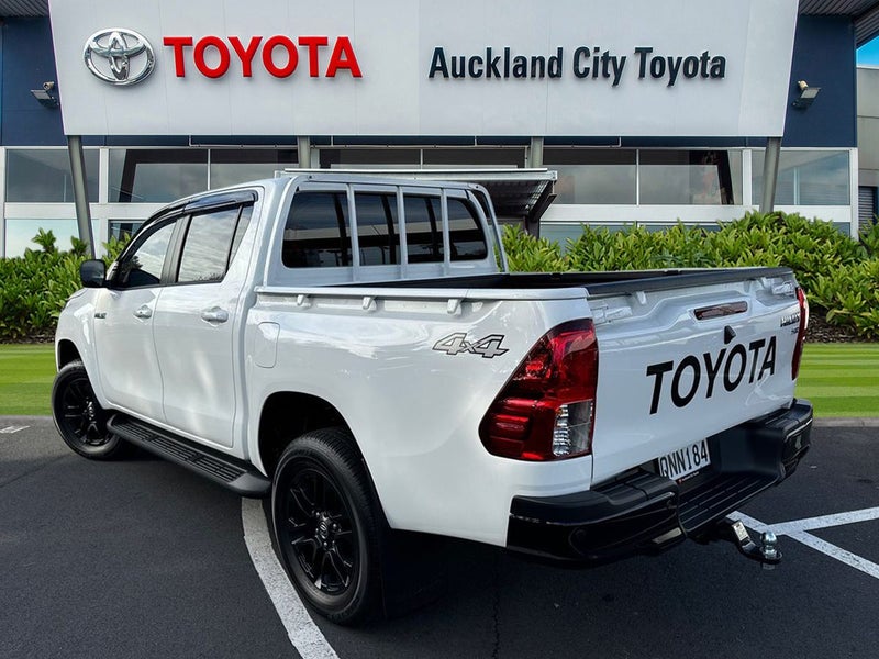 2024 Toyota Hilux SR 4WD image 3