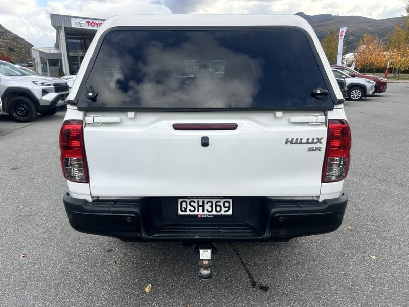2024 Toyota Hilux SR 4WD image 4