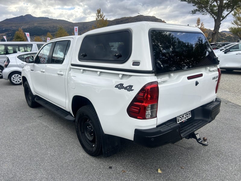 2024 Toyota Hilux SR 4WD image 5