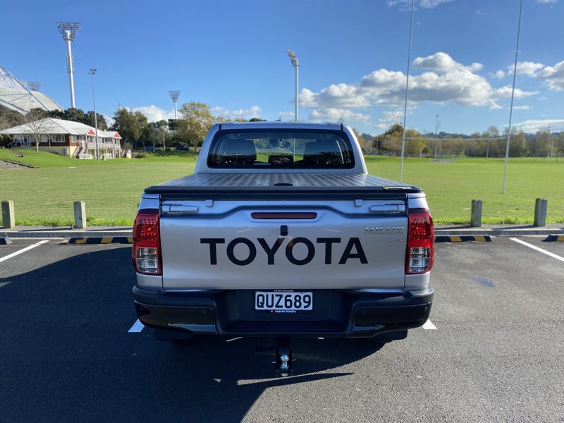 2024 Toyota Hilux SR Double Cab 2.8L TURBO Dies... image 5