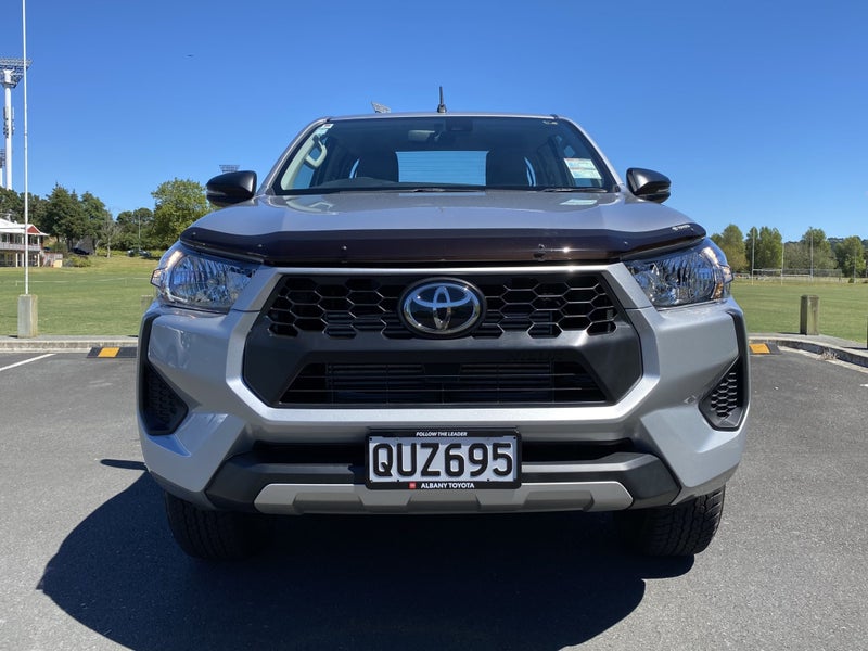 2024 Toyota Hilux SR Extra Cab 4x4 2.8L TURBO D... image 2