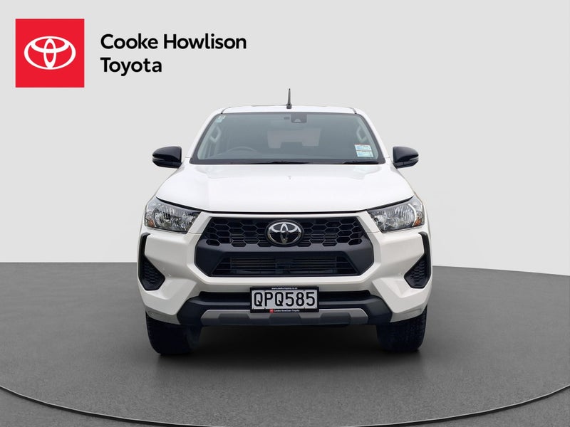 2024 Toyota Hilux SR Hybrid 4WD image 2