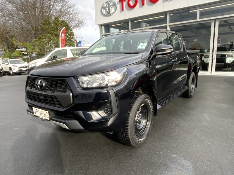2024 Toyota Hilux SR - One owner from new & low... image 4