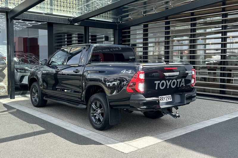 2024 Toyota Hilux SR5 2.8 Turbo Diesel 4WD Utility image 2