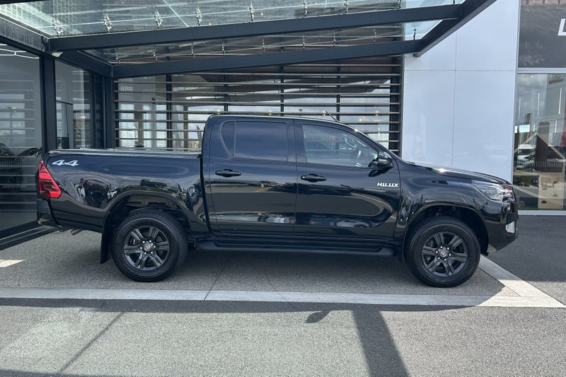 2024 Toyota Hilux SR5 2.8 Turbo Diesel 4WD Utility image 5