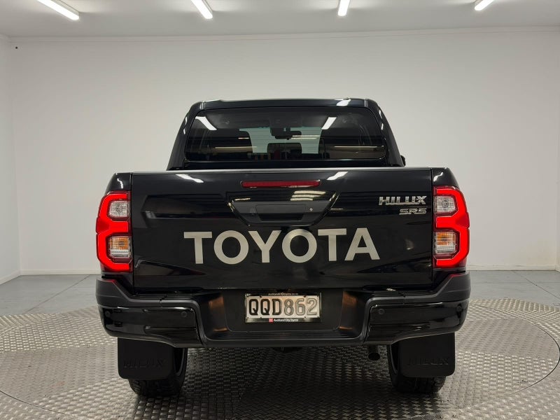 2024 Toyota Hilux SR5 2.8DT 2WD image 5