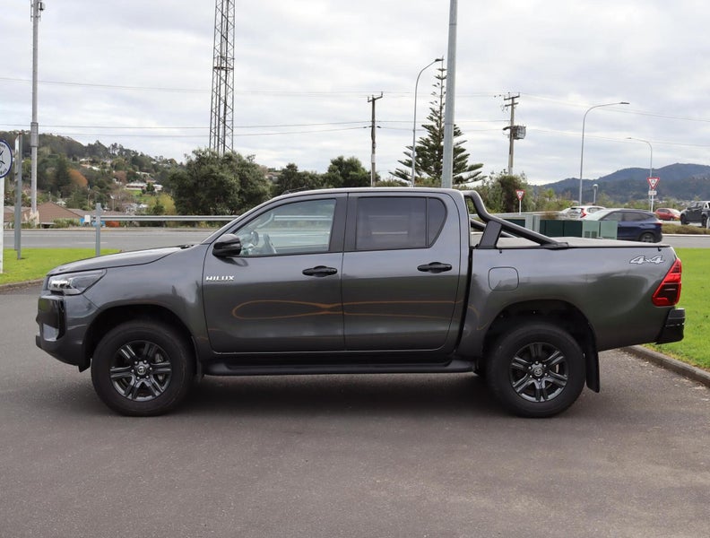2024 Toyota Hilux SR5 2.8DT 6MT 4WD DCW/4D/5S image 2