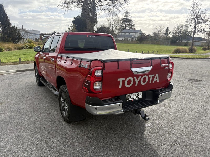 2024 Toyota Hilux SR5 2.8DT 6MT 4WD DCW/4D/5S image 2