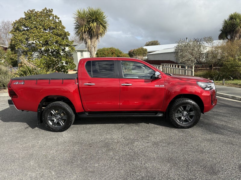 2024 Toyota Hilux SR5 2.8DT 6MT 4WD DCW/4D/5S image 3
