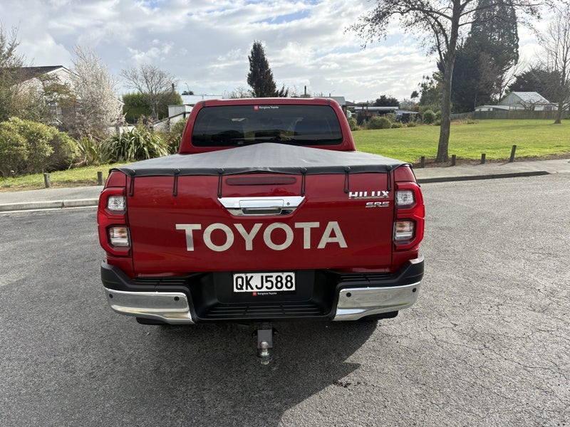 2024 Toyota Hilux SR5 2.8DT 6MT 4WD DCW/4D/5S image 4