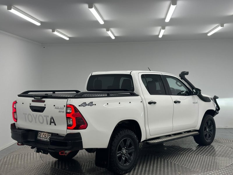 2024 Toyota Hilux SR5 2.8DT Hybrid 4WD image 3