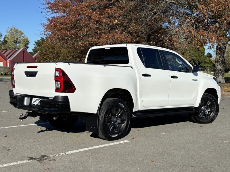 2024 Toyota Hilux SR5 2.8DT Hybrid 6AT 4WD image 5