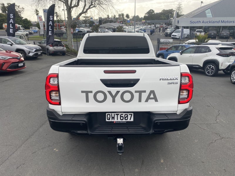 2024 Toyota Hilux SR5 2.8DT Hybrid 6AT 4WD image 3